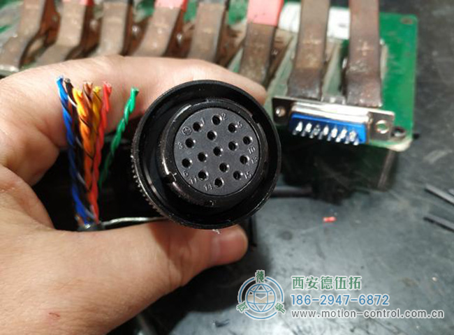 圖為編碼器插頭(連接器)照片 圖為編碼器插頭(連接器)照片