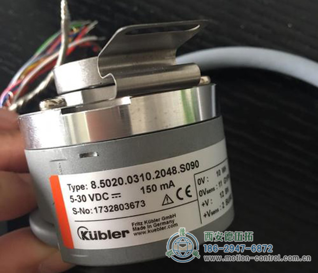 圖為一款庫(kù)伯勒多圈絕對(duì)值編碼器實(shí)物照片 圖為一款庫(kù)伯勒多圈絕對(duì)值編碼器實(shí)物照片