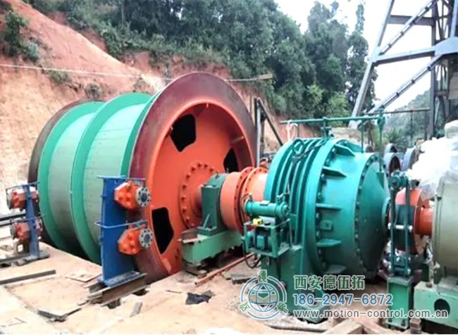 圖為礦用絞車在編碼器的反饋下工作照片 圖為礦用絞車在編碼器的反饋下工作照片