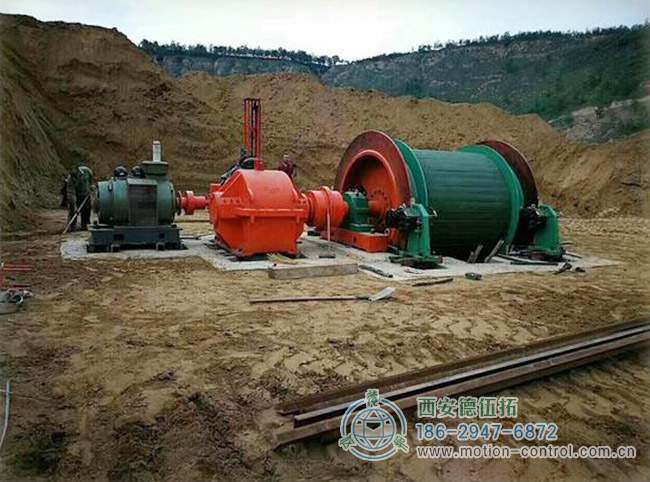 圖為礦用絞車卷揚(yáng)機(jī)應(yīng)用現(xiàn)場照片 圖為礦用絞車卷揚(yáng)機(jī)應(yīng)用現(xiàn)場照片