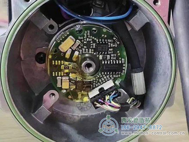 圖為設定編碼器零位的照片 圖為設定編碼器零位的照片